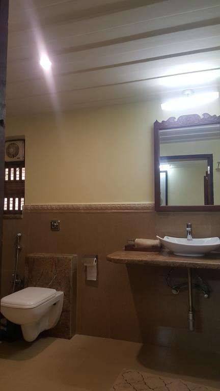 Casa Menezes - A Heritage Goan Homestay Bambolim Rum bild