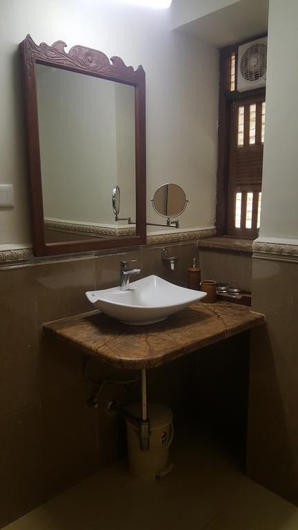 Casa Menezes - A Heritage Goan Homestay Bambolim Rum bild