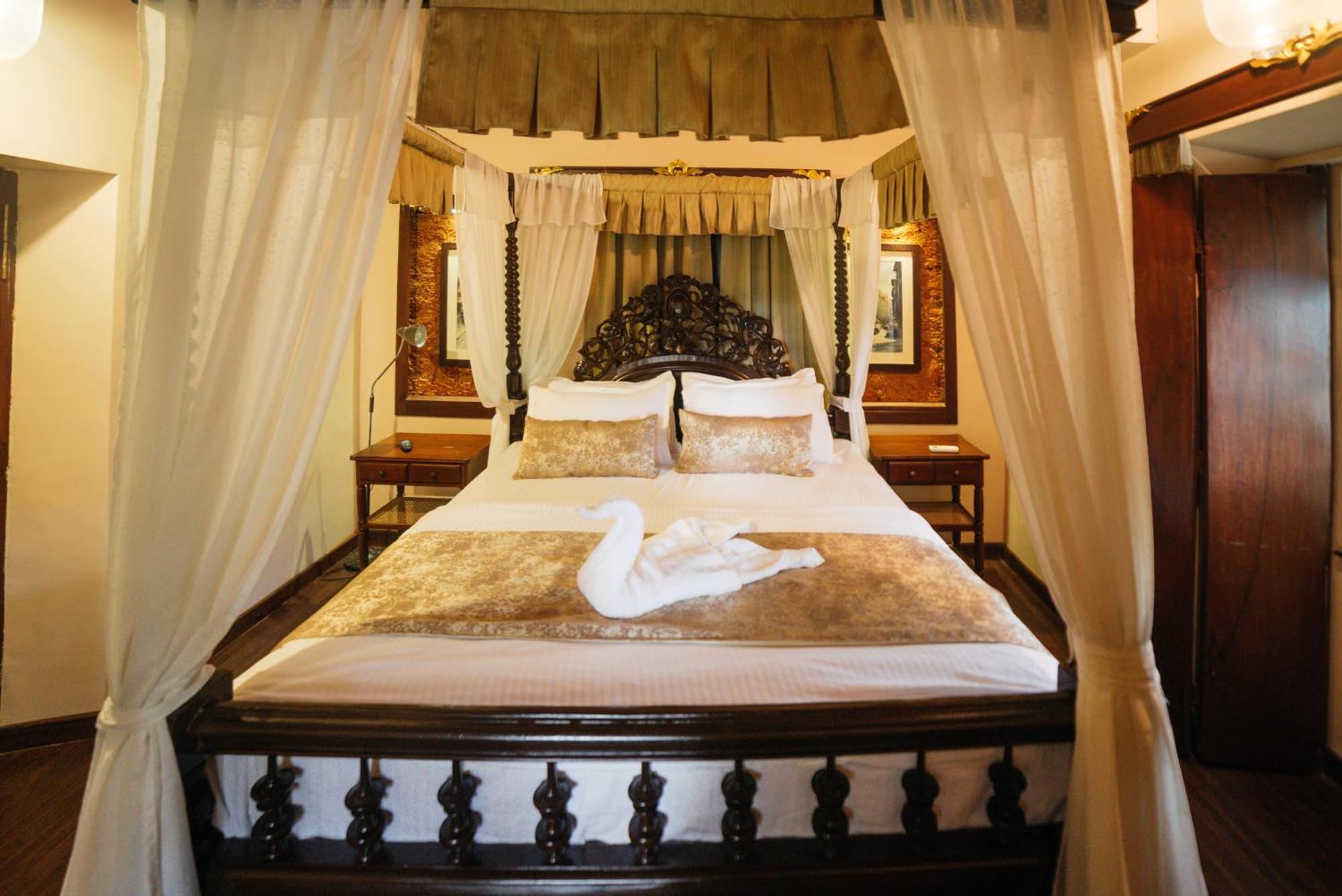 Casa Menezes - A Heritage Goan Homestay Bambolim Exteriör bild