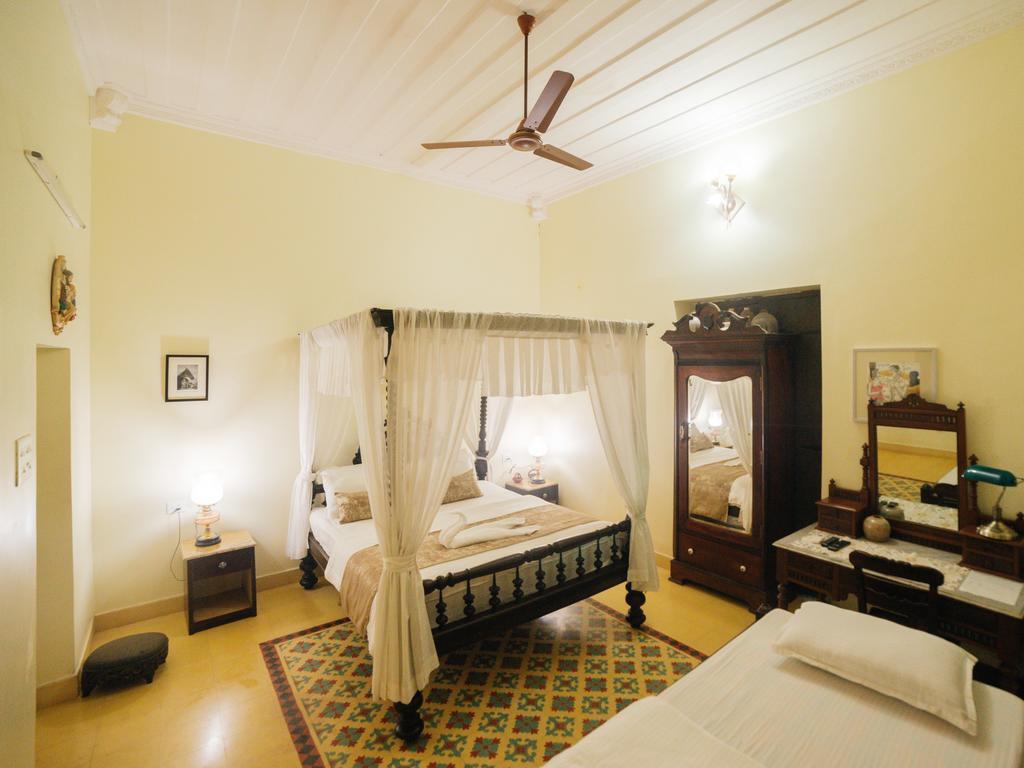 Casa Menezes - A Heritage Goan Homestay Bambolim Exteriör bild