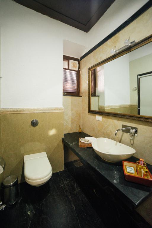 Casa Menezes - A Heritage Goan Homestay Bambolim Exteriör bild