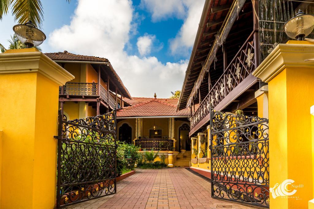 Casa Menezes - A Heritage Goan Homestay Bambolim Exteriör bild