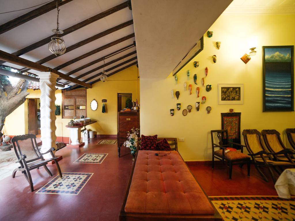 Casa Menezes - A Heritage Goan Homestay Bambolim Exteriör bild