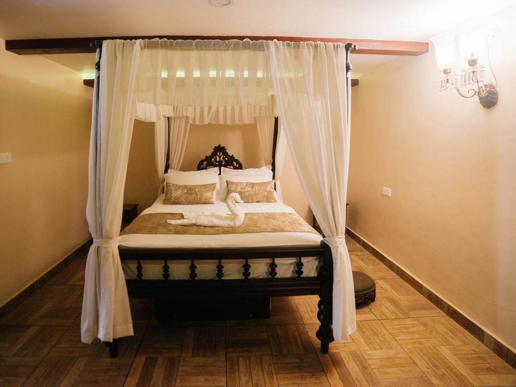 Casa Menezes - A Heritage Goan Homestay Bambolim Exteriör bild