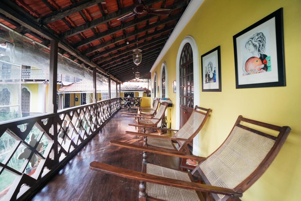 Casa Menezes - A Heritage Goan Homestay Bambolim Exteriör bild