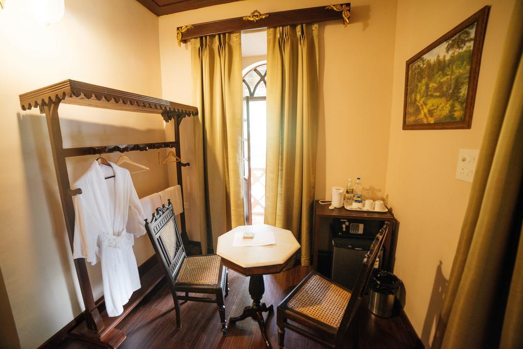 Casa Menezes - A Heritage Goan Homestay Bambolim Exteriör bild