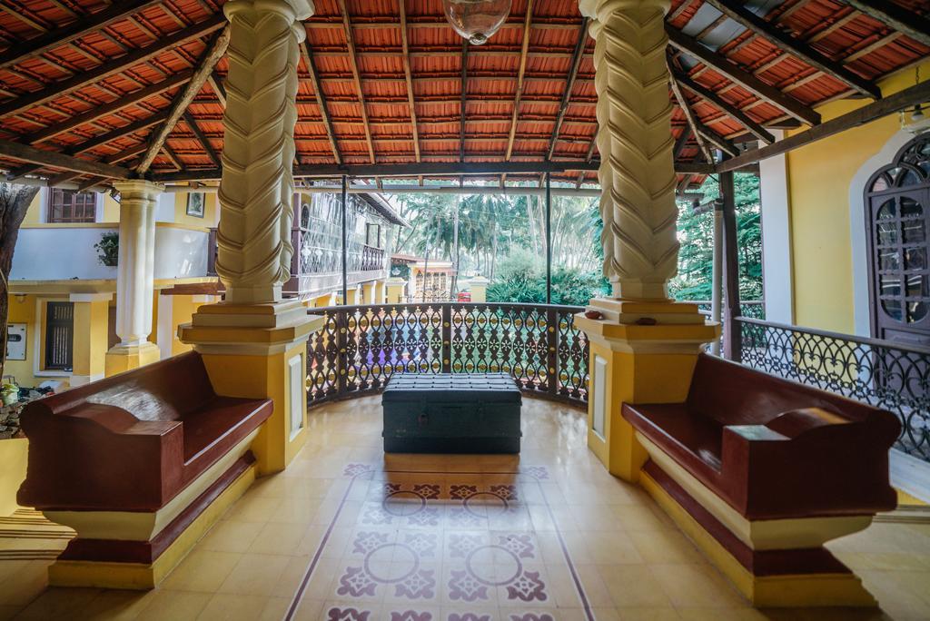 Casa Menezes - A Heritage Goan Homestay Bambolim Exteriör bild