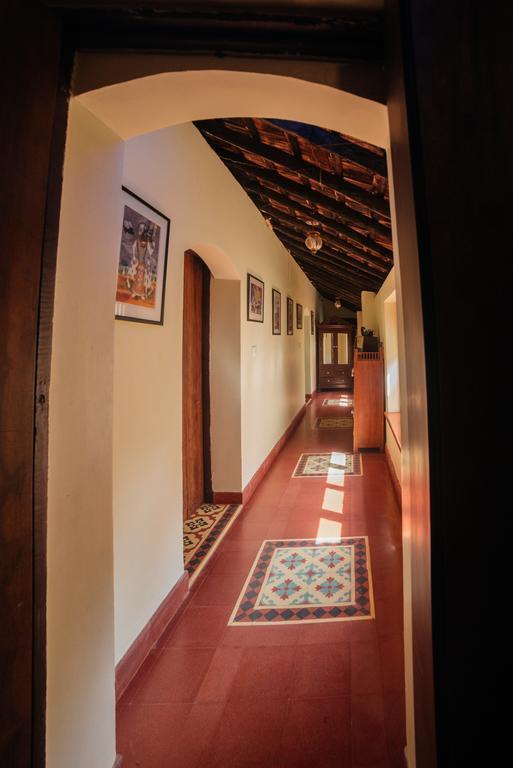 Casa Menezes - A Heritage Goan Homestay Bambolim Exteriör bild