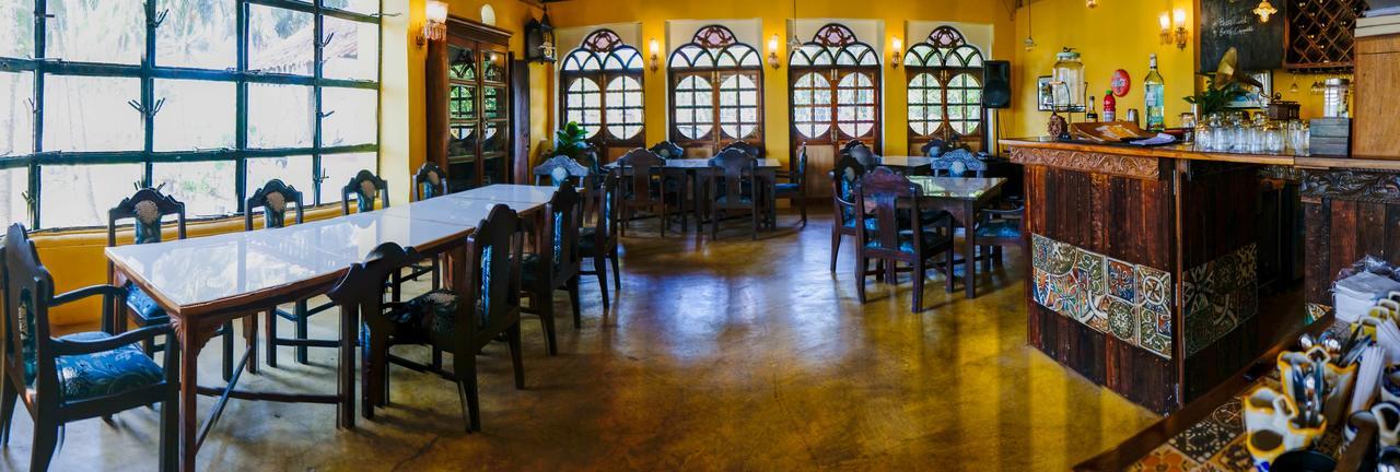 Casa Menezes - A Heritage Goan Homestay Bambolim Exteriör bild